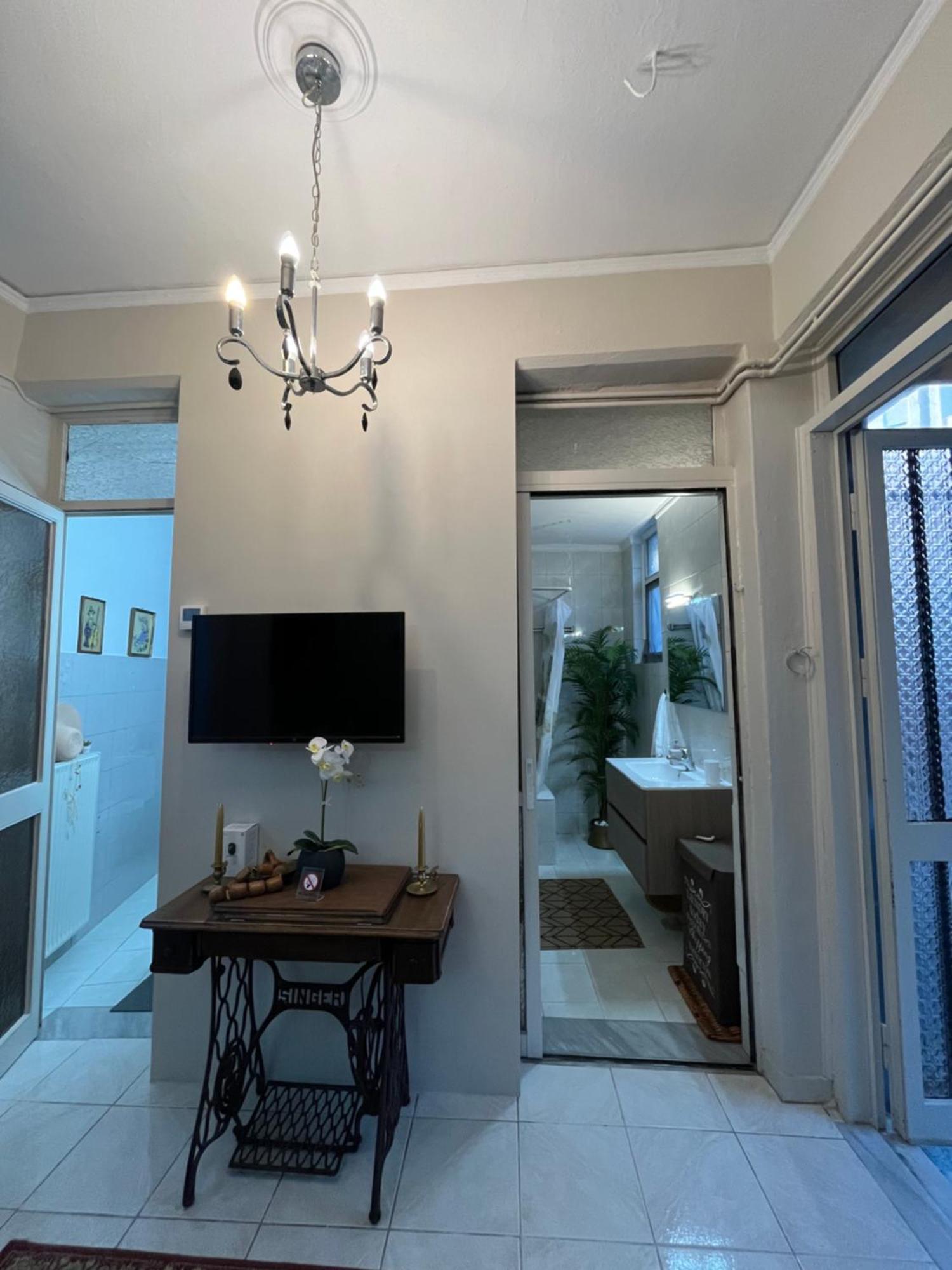Giannoulis House 2 Vintage Apartment Preveza Bagian luar foto